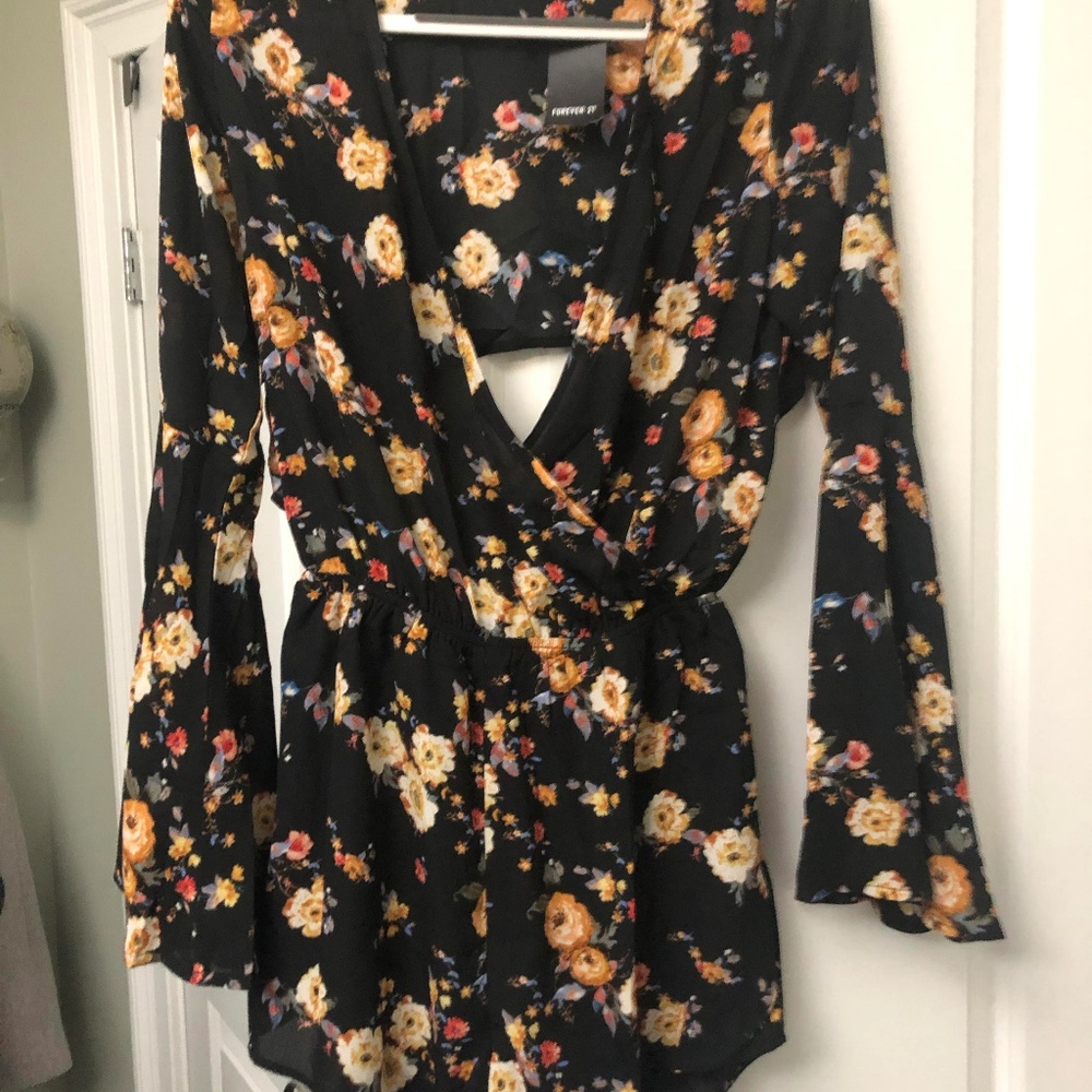 romper, floral, black, vneck, comfy